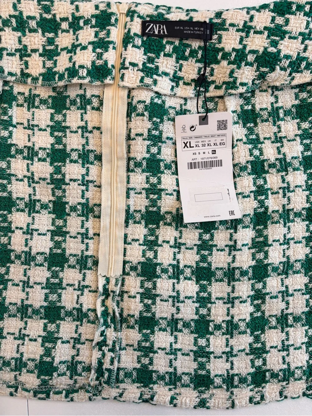 ZARA Green and Cream Houndstooth Tweed Mini Skirt with Eyelet Belt size XL - Picture 7 of 11